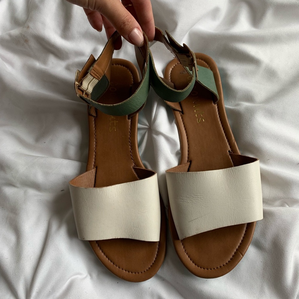 Shoe Sale 🎉 the perfect sandal